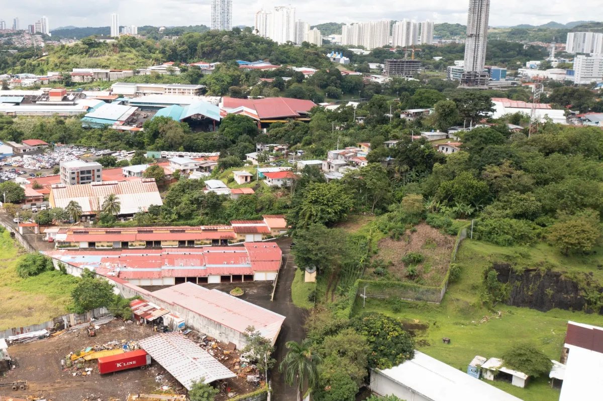 Se vende terreno en Vía Transístmica