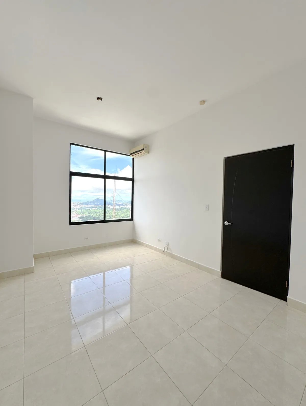 Majestic Penthouse in Elite 400, 590 m², 360° View, Tax Exempt for 20 Years