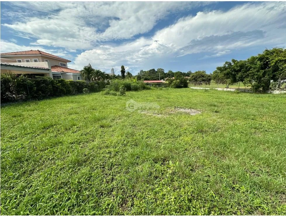 SE VENDE TERRENO EN CORONADO 1281M PLANO NEGOCIABLE