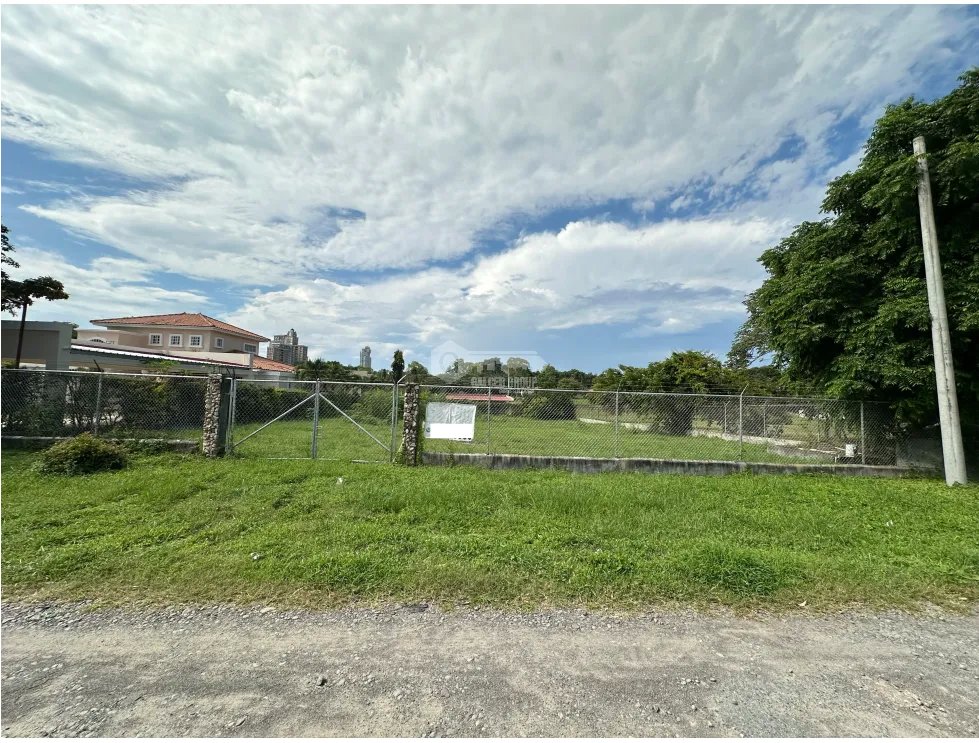 Land for Sale in Coronado 1,281M Flat - Negotiable