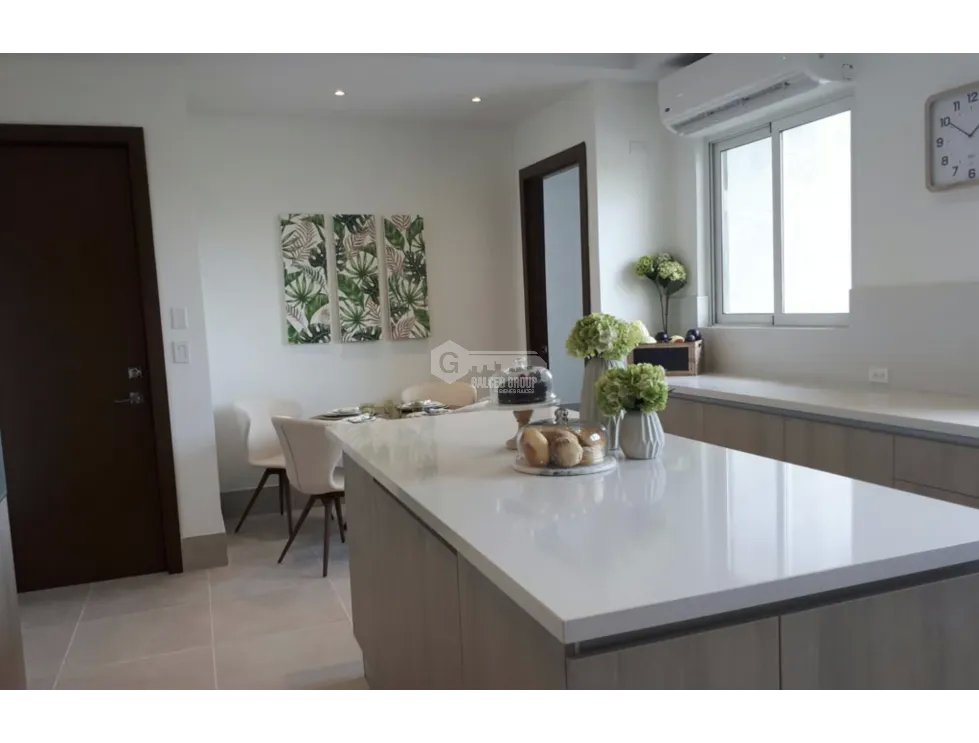 SE VENDE APARTAMENTO EN SANTA MARIA 335M 4 HABITACIONES BALCON