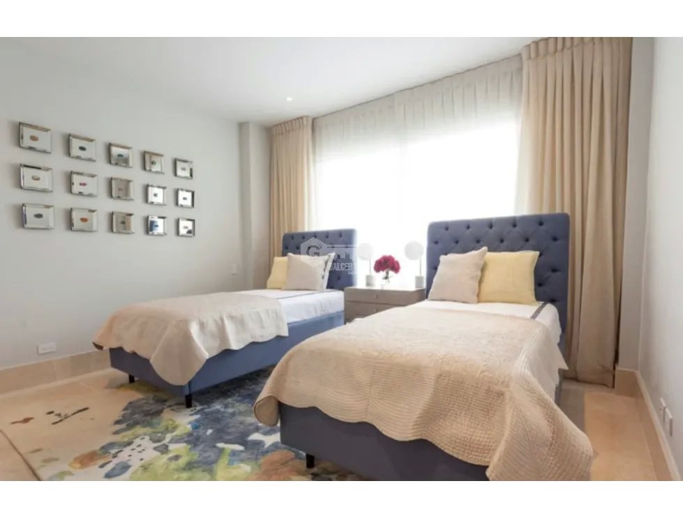 SE VENDE APARTAMENTO EN SANTA MARIA 335M 4 HABITACIONES BALCON