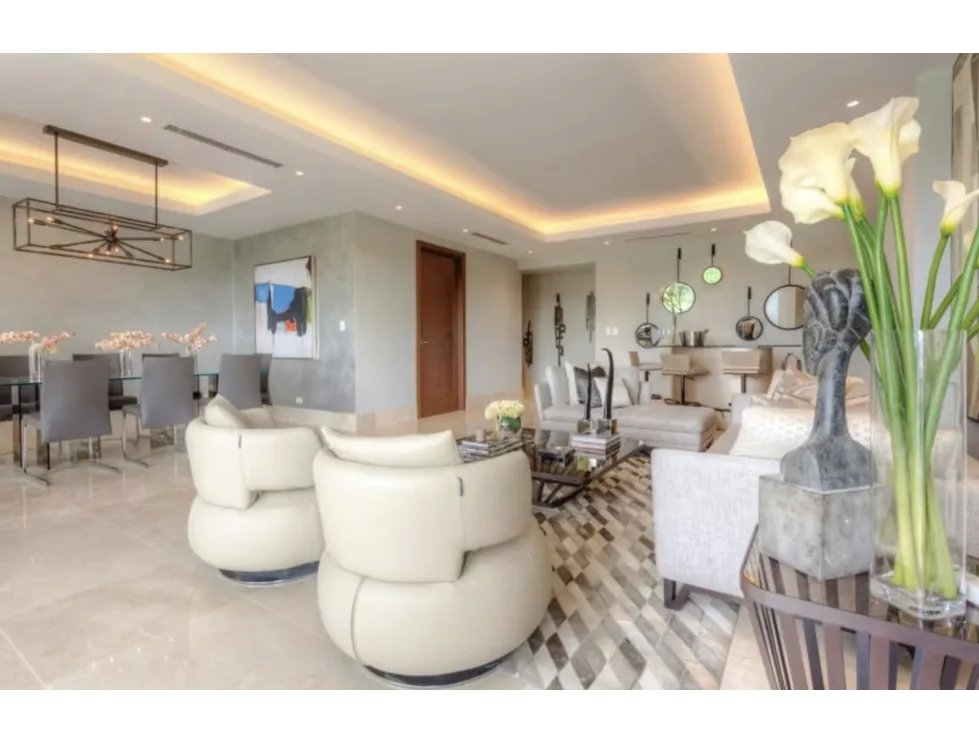 SANTA MARIA / THE RESERVE / 335M / 4 BEDROOMS / LAKEFRONT