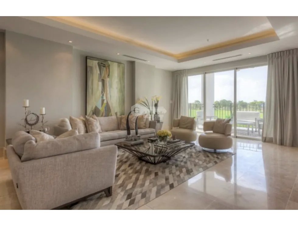 SANTA MARIA / THE RESERVE / 335M / 4 BEDROOMS / LAKEFRONT