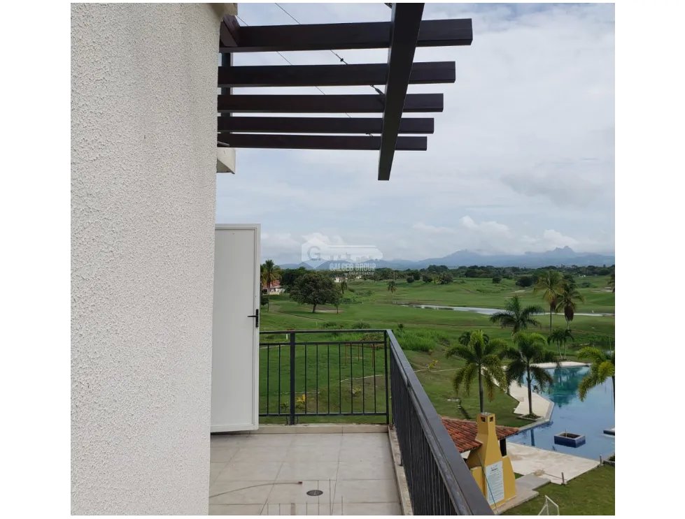 SE ALQUILA APARTAMENTO EN SAN CARLOS PH CASA REAL 145 M2 CON BALCON