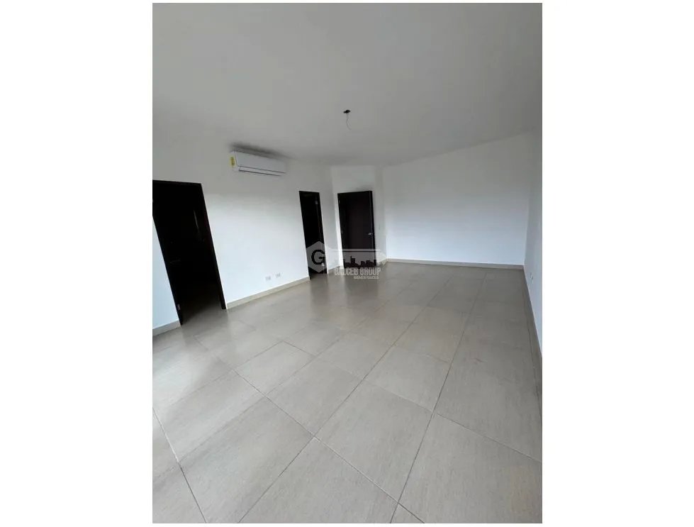 SE VENDE APARTAMENTO EN SAN CARLOS VISTA MAR LAS OLAS II CON BALCON
