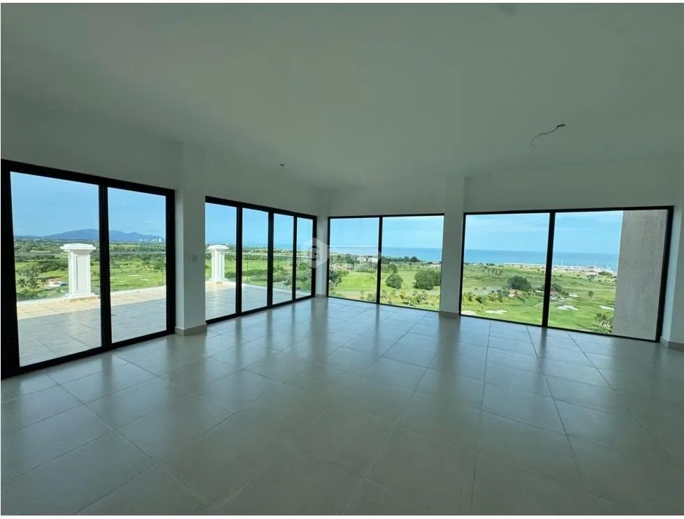 SE VENDE APARTAMENTO EN SAN CARLOS VISTA MAR LAS OLAS II CON BALCON
