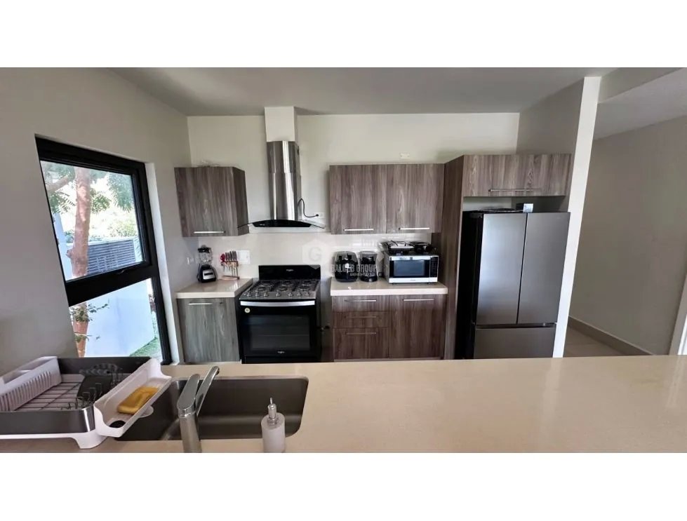 SE VENDE CASA EN SAN CARLOS PUNTA CAELO 180 M2 CON TERRAZA