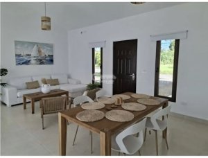 PUNTA CHAME / LA COLONIA / 3 HABITACIONES / 1110 M2 / CON PISCINA