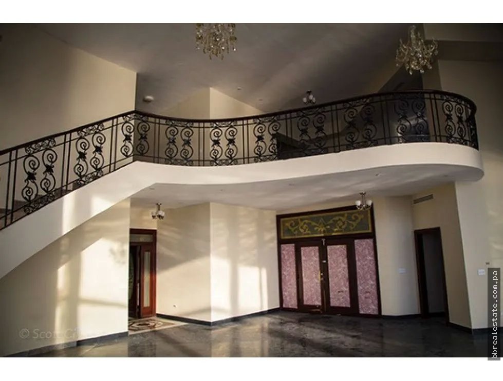 Se alquila Penthouse en Punta Paitilla, Ph Royal Palace
