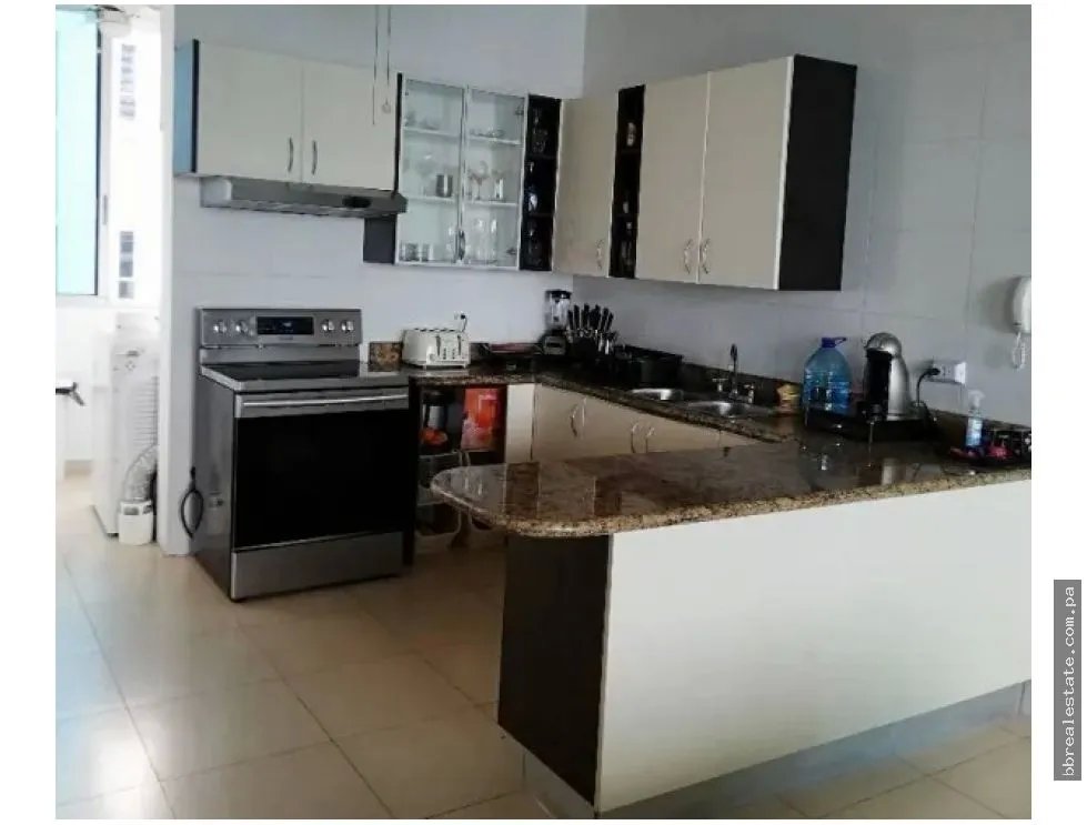 Se vende apartamento en Avenida Balboa, Ph Marina Park