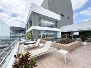 Espectacular Penthouse en Luxor 400 El Cangrejo 300 m², 4 Rec + CBE y Balcón