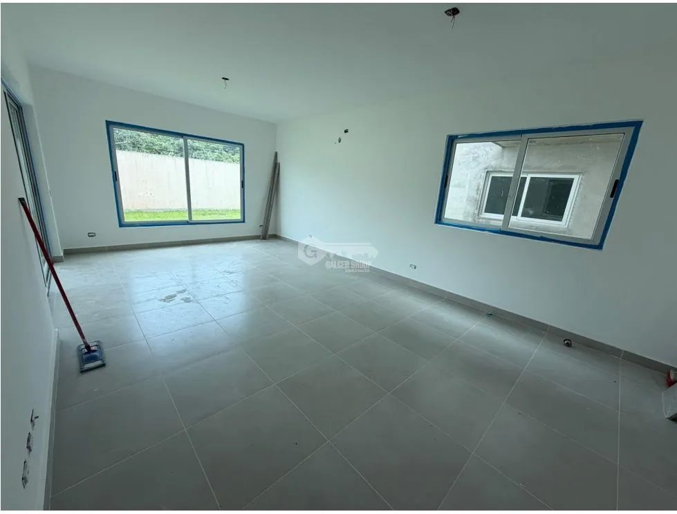 CONDADO DEL REY / ALTOS DEL PARQUE / 274M / LAST NEW HOUSE