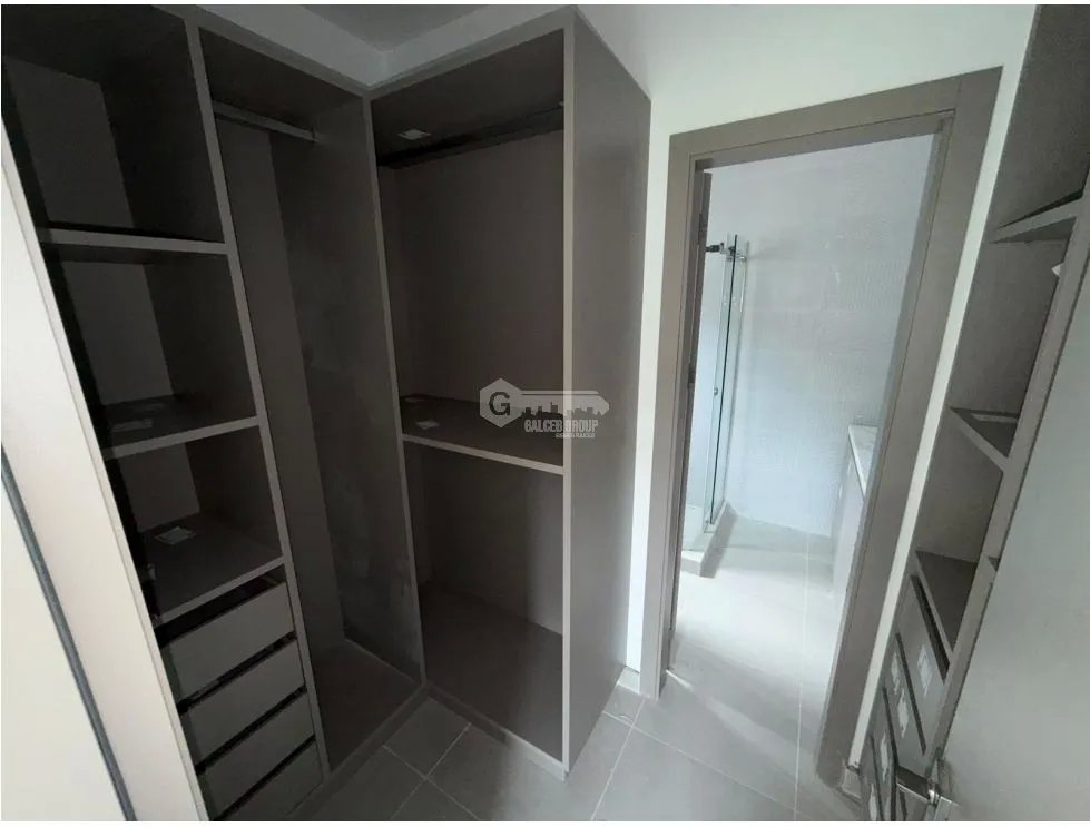 CONDADO DEL REY / ALTOS DEL PARQUE / 274M / LAST NEW HOUSE