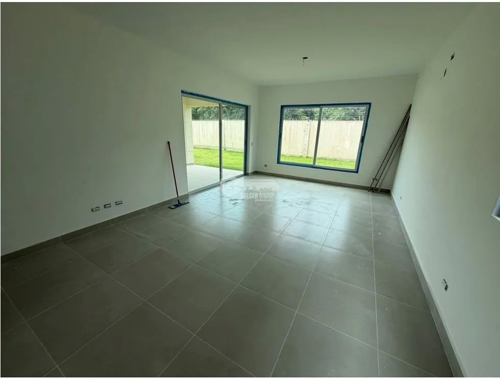 CONDADO DEL REY / ALTOS DEL PARQUE / 274M / LAST NEW HOUSE