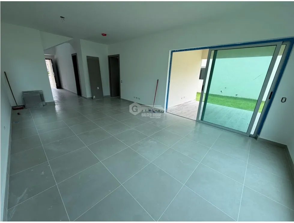 CONDADO DEL REY / ALTOS DEL PARQUE / 274M / LAST NEW HOUSE