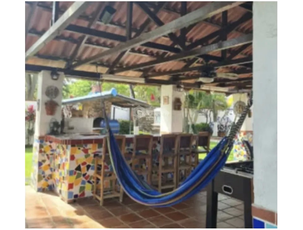 SE VENDE CASA EN CHAME PLAYA GORGONA 1867 M2 CON PISCINA