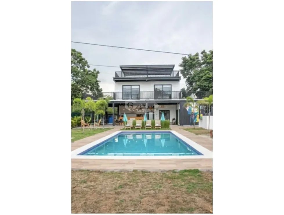 GORGONA / PLAYA MALIBU / 4 BEDROOMS / 1000 M2 / SWIMMING POOL / ROOFTOP TERRACE