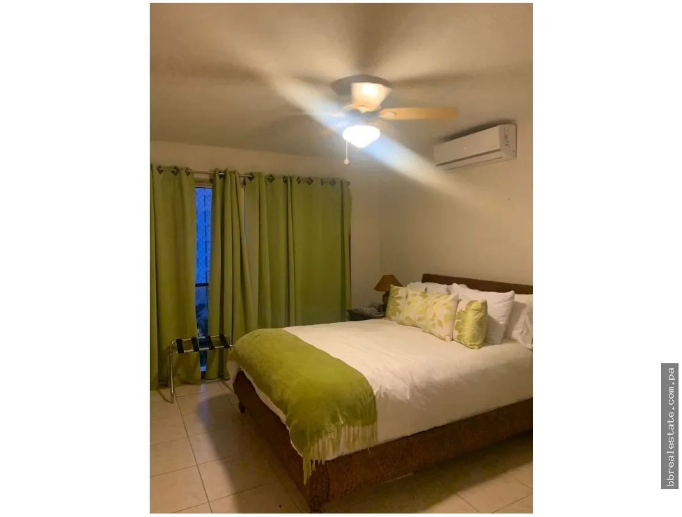 Venta de Apartamento en PH Villa Azul, Playa Blanca