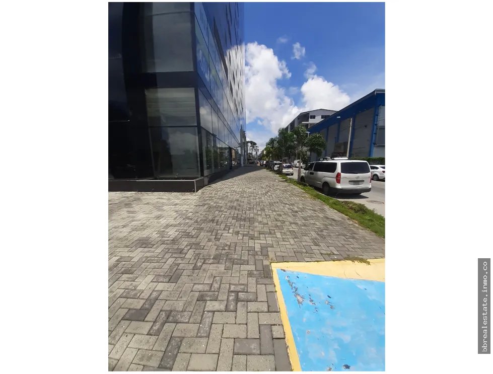 ALQUILER LOCAL COMERCIAL AV BALBOA NEGOCIABLE