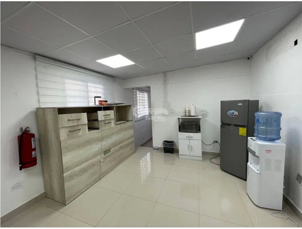 SE ALQUILA OFICINA EN CHORRERA 1800 M2 CON DEPOSITO 3 DIVICIONES