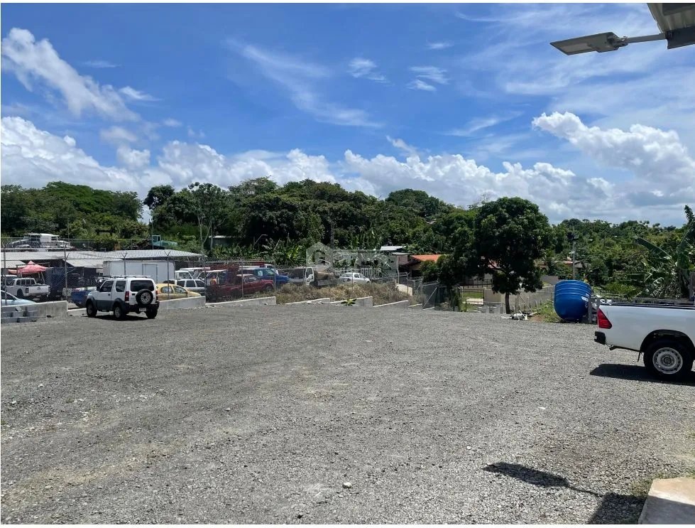 SE ALQUILA OFICINA EN CHORRERA 1800 M2 CON DEPOSITO 3 DIVICIONES