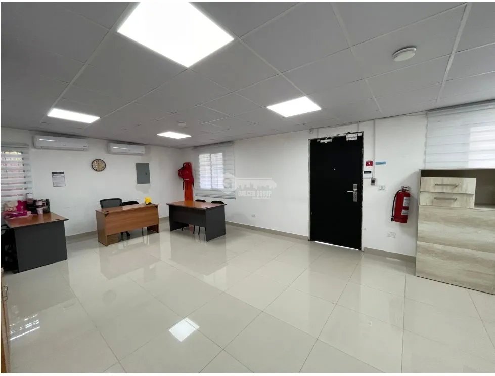 OFICINA / CHORRERA / 1800 M2 / 3 BAÑOS / 3 DIVICIONES / DEPOSITO