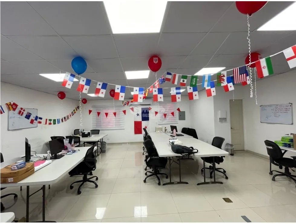 OFICINA / CHORRERA / 1800 M2 / 3 BAÑOS / 3 DIVICIONES / DEPOSITO