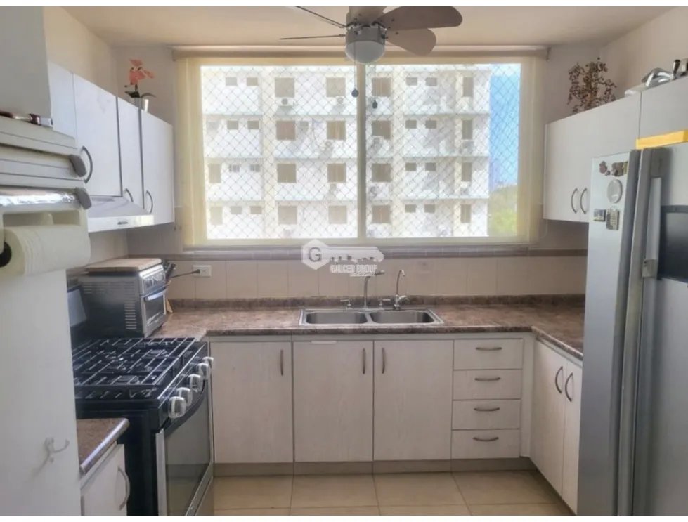 SE VENDE APARTAMENTO EN SAN FRANCISCO 145M 3 HABITACIONES