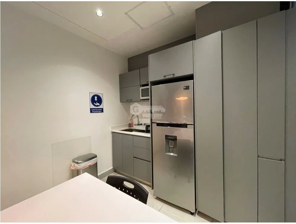Office for Rent in Dorado City Center - 306 sqm, 2 Bathrooms, 5 Divisions