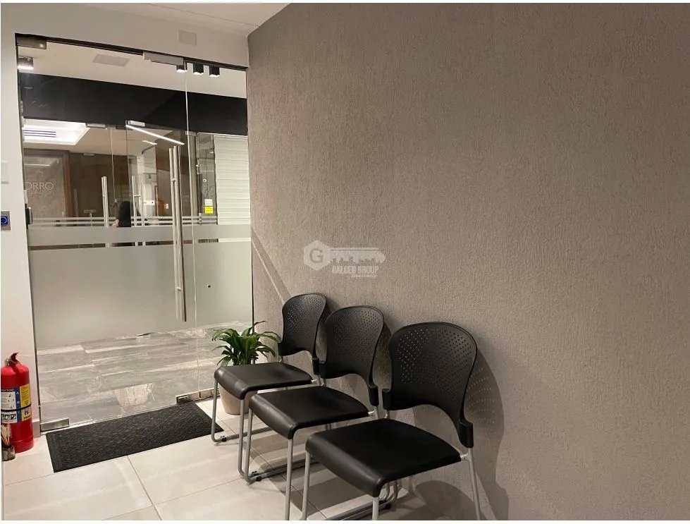 Office for Rent in Dorado City Center - 306 sqm, 2 Bathrooms, 5 Divisions