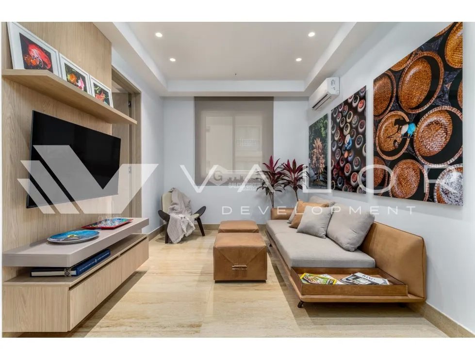 Santa Maria / Celeste / 190M / 3 Bedrooms / 3.5 Bathrooms / Balcony