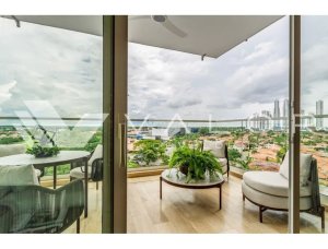 Santa Maria / Celeste / 190M / 3 Bedrooms / 3.5 Bathrooms / Balcony