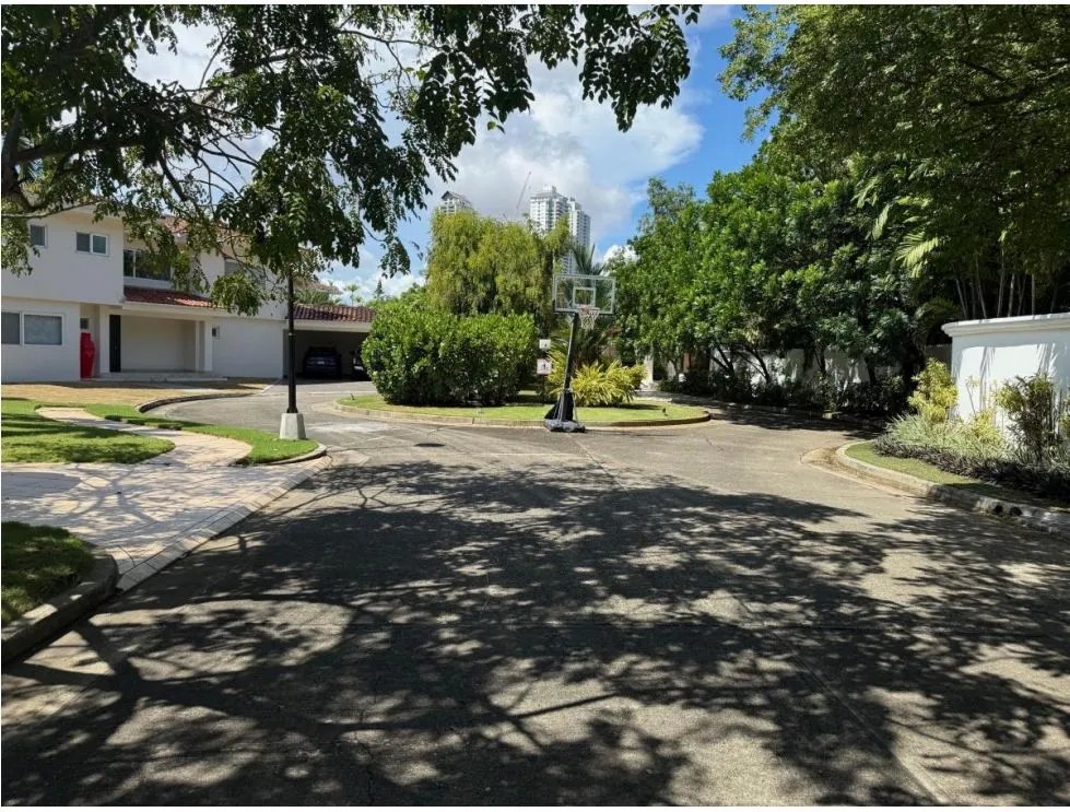 House for Sale in Residencial Costa Serena | Costa del Este, Panama