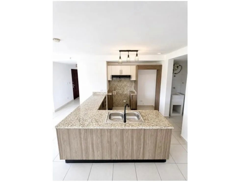 Venta de apartamento en PH Embassy Village | Clayton. JC