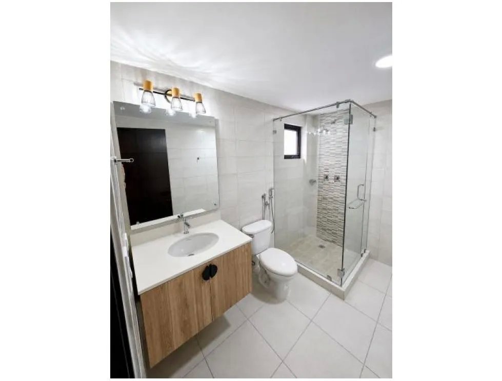 Venta de apartamento en PH Embassy Village | Clayton. JC
