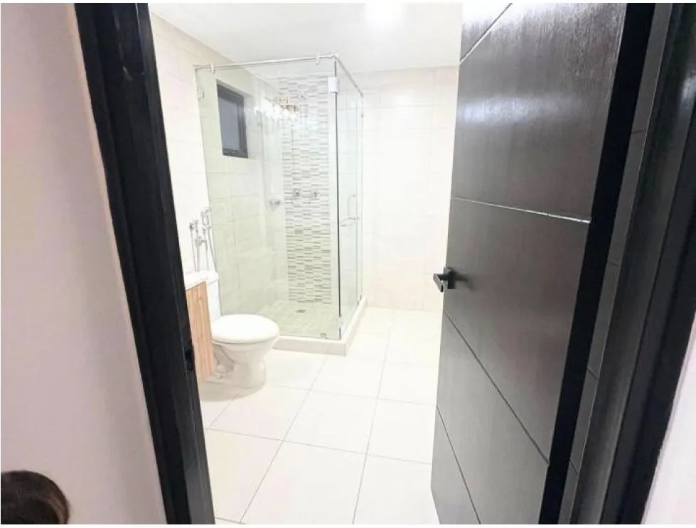 Venta de apartamento en PH Embassy Village | Clayton. JC