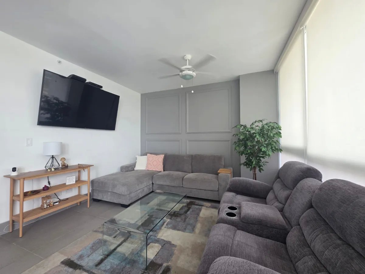 Apartment for Sale at PH Loma Vista Tower, La Loma