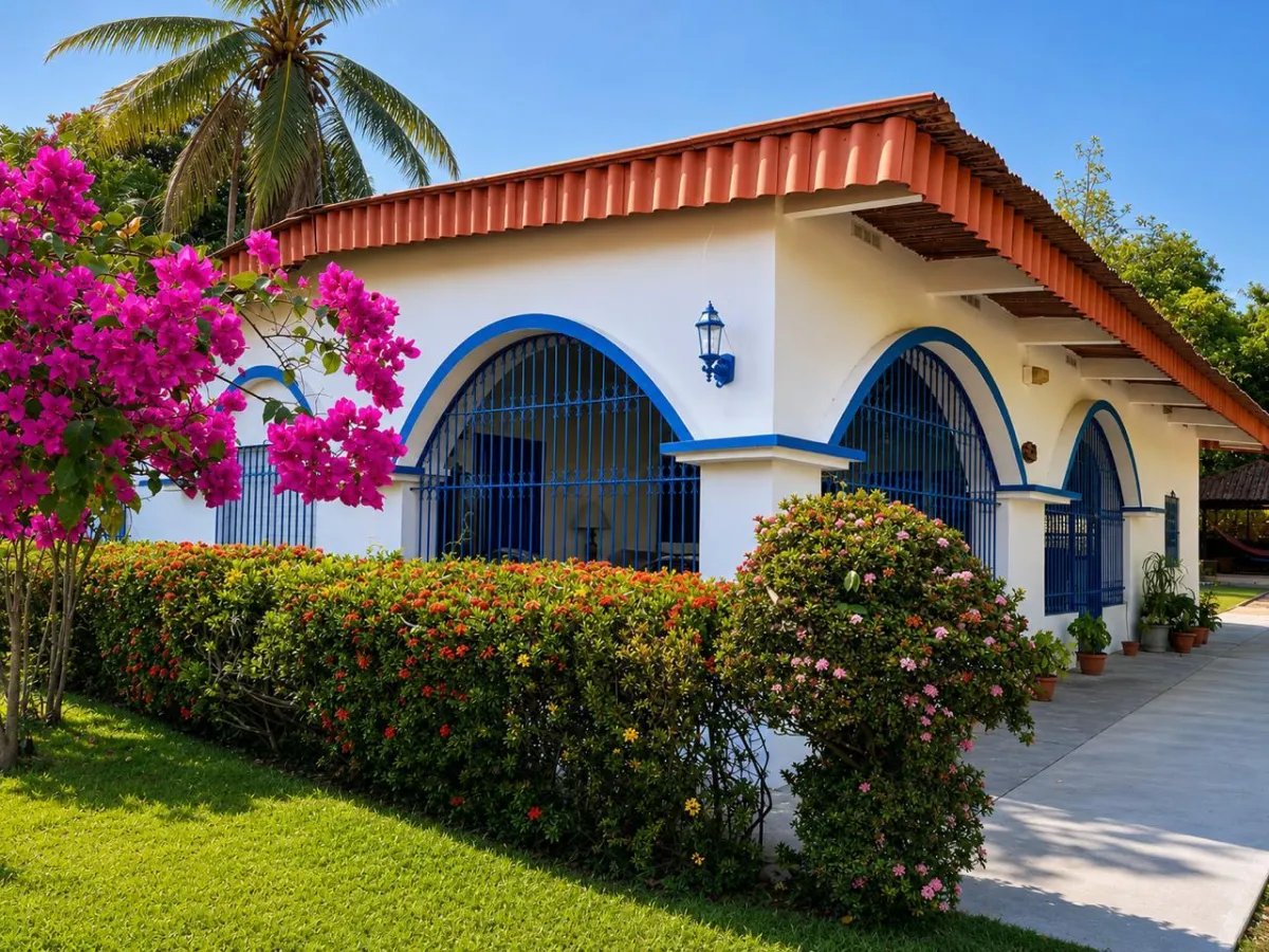 Rental of furnished house second line to the sea in Coronado beach.