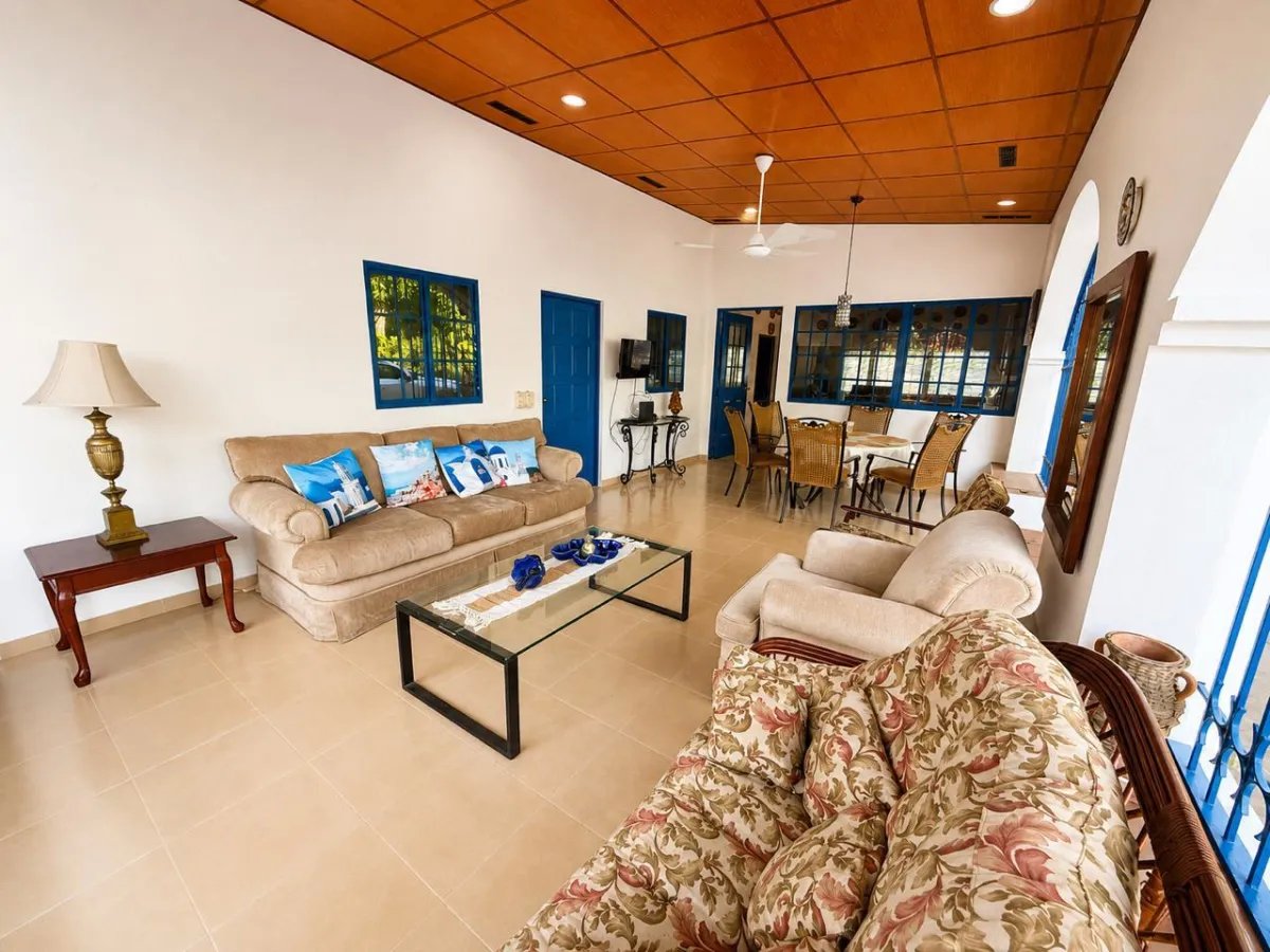 Alquilo casa amoblada en segunda línea al mar en Playa Coronado