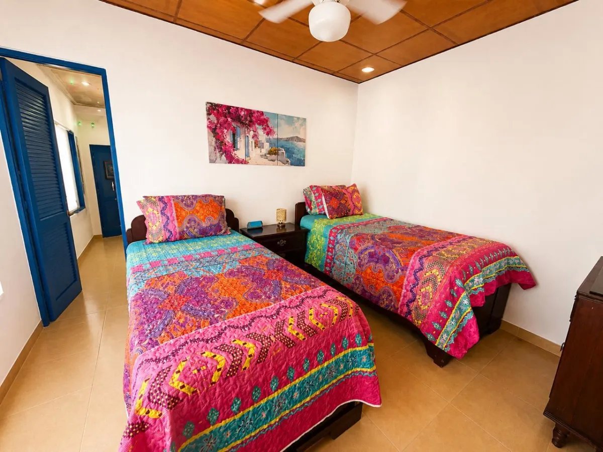 Alquilo casa amoblada en segunda línea al mar en Playa Coronado