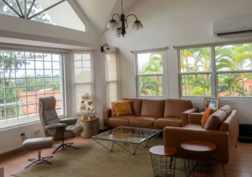 Sale of House in La Montañeza, Brisas del Golf