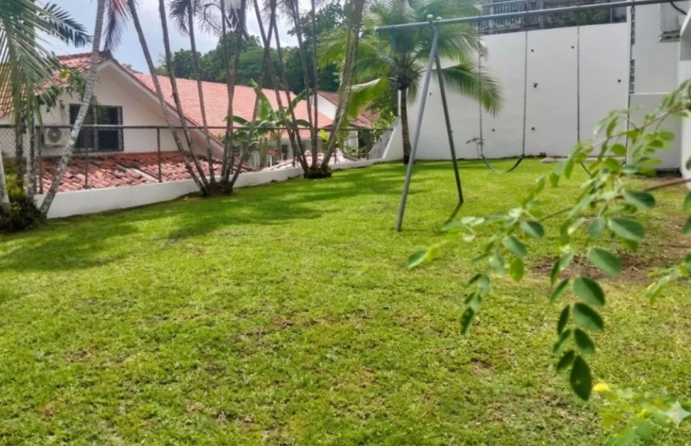 Sale of House in La Montañeza, Brisas del Golf