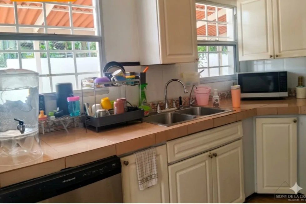 Sale of House in La Montañeza, Brisas del Golf