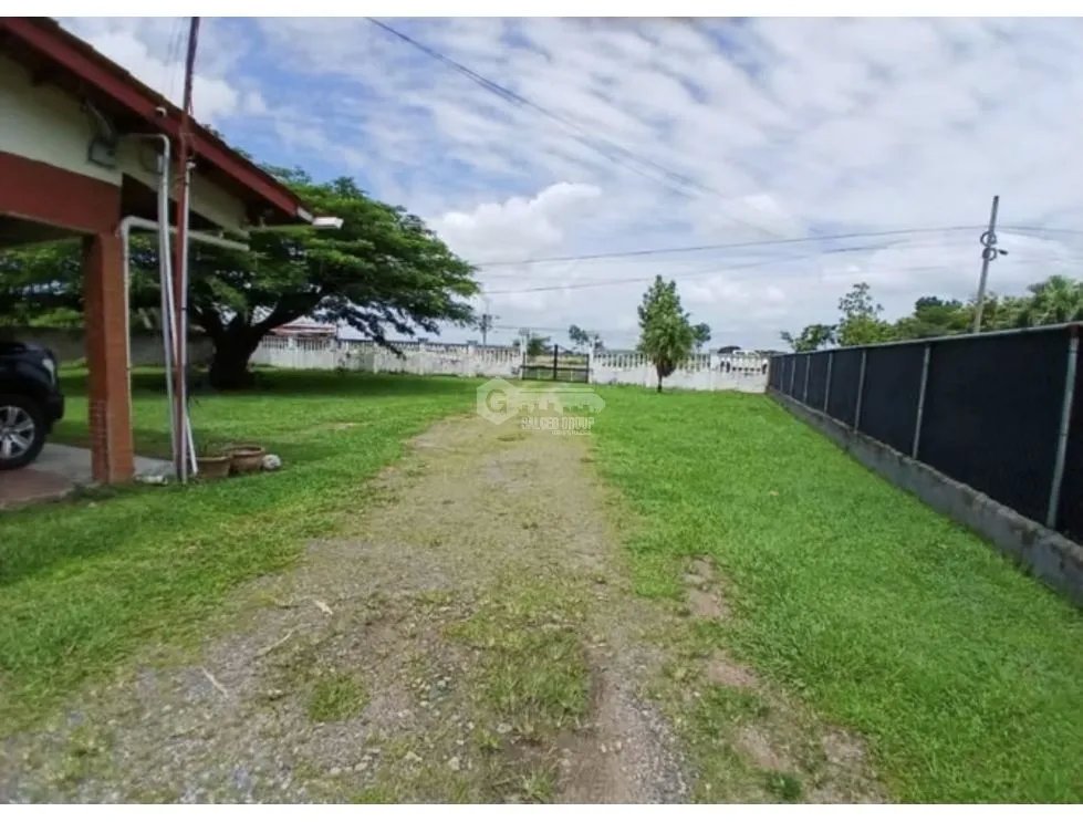 TERRENO / PENONOME / 4,718M / 2 CASAS / COMERCIAL / VIA PRINCIPAL