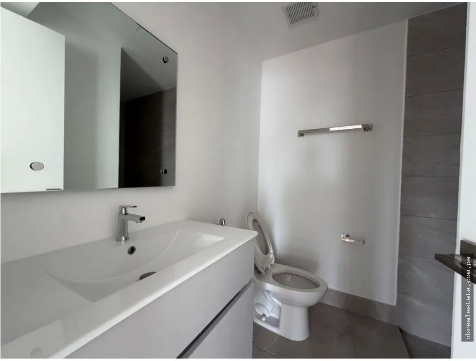 Alquiler de Apartamento en PH Armonía, Ave. Balboa