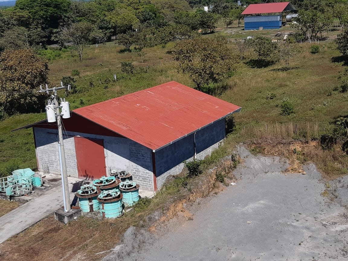 Manufacturer cement articles on 4.7 hectares - massive price reduction!