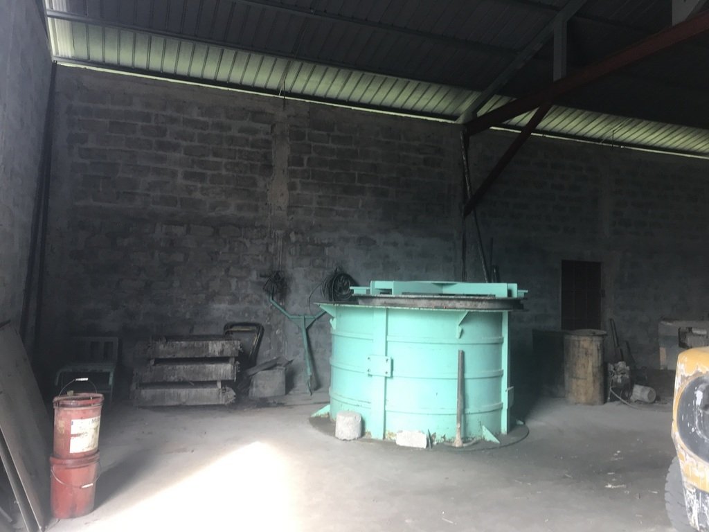 Manufacturer cement articles on 4.7 hectares - massive price reduction!
