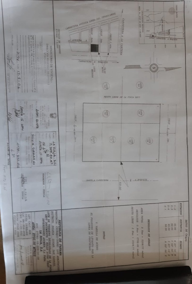Area comercial en Algarrobos en la carretera hacia Boquete
