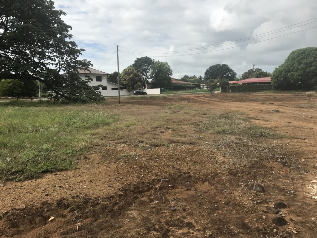 Area comercial en Algarrobos en la carretera hacia Boquete